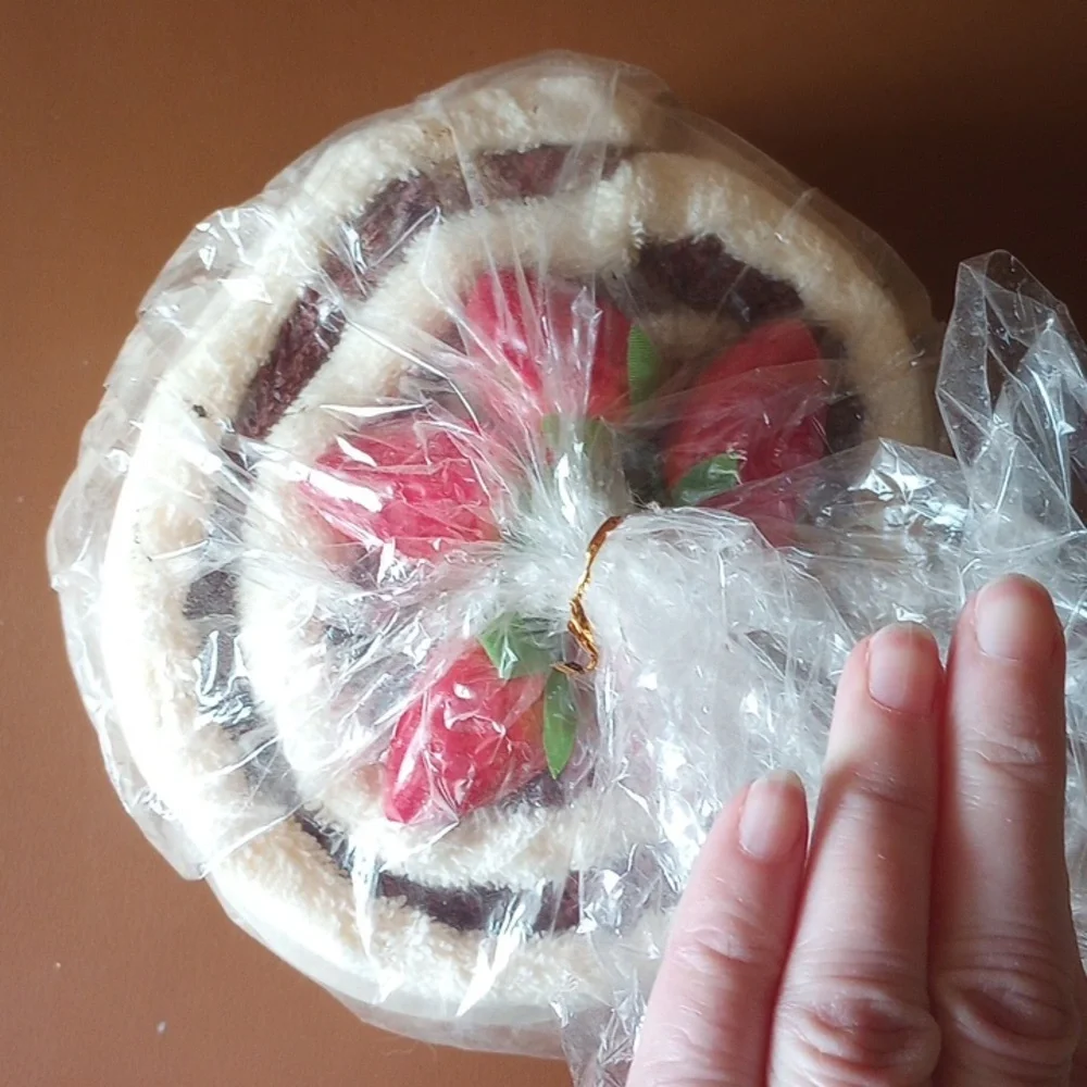 NWT Strawberry Marble Cake Cotton Towels